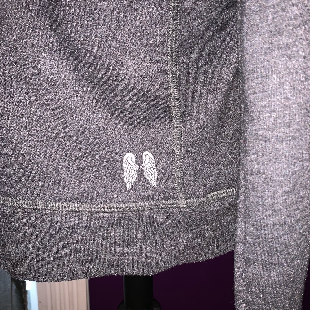 Victoria Secret pullover (M)! - Picture 4 of 4